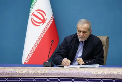 پزشکیان: صلح پایدار نه از طریق ابزارهای ویرانگر و ریختن خون بی&rlm;گناهان بلکه از طریق دانایی، عدالت و اخلاق شکل می&zwnj;گیرد