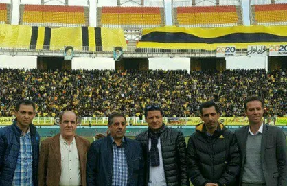 عکس یادگاری داوران سپاهان - پرسپولیس در نقش جهان
