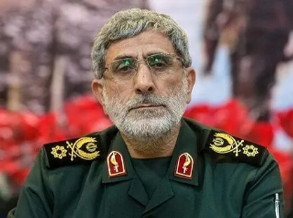 دیدار فرمانده نیروی قدس با آیت الله سبحانی در قم