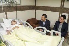 معاون علمی رئیس جمهور از چهره ماندگار فیزیک عیادت کرد