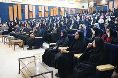 غرب تلاش می‌کند جنبه جنسیت زنان را بر جنبه انسانیت آن غلبه دهد