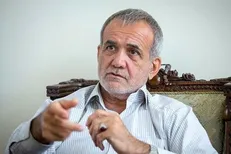 پزشکیان: باید به آن شعاری که می دادیم که «مملکت با یک گروه اداره نمی شود»،  پایبند باشیم / به همه می گوییم در تشکیل کابینه کمک کنند اما آدمهای خودشان را معرفی می کنند + فیلم