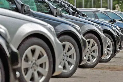 امکان برداشت پول&zwnj;های مسدودی متقاضیان خودرو&zwnj;های وارداتی از امروز