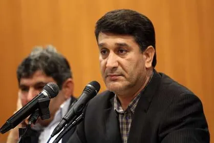 تخصیص ارز ۴۲۰۰ تومانی برای سفر&zwnj;های خارجی تفریحی به ذخایر کشور آسیب می&zwnj;زند/ افرادی که برای تفریح به خارج می&zwnj;روند نیاز به چنین ارزی ندارند
