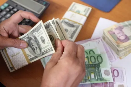 دلار ۴۰ هزار تومانی هم مشتری ندارد/ افت ۲ میلیونی سکه